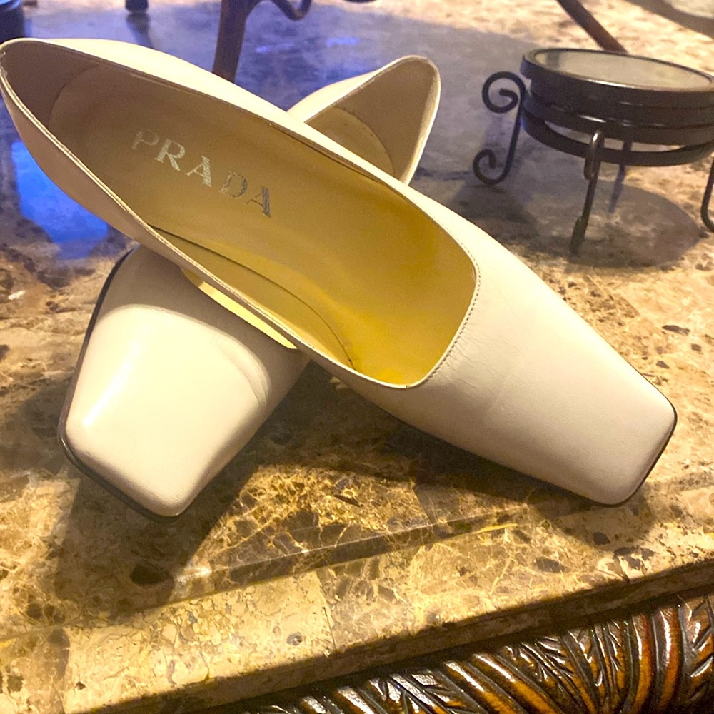 Prada pump, beige, 2.5” heel, size 6.5, leather, good condition.